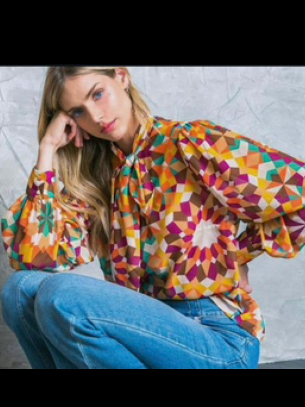 Flying Tomato Multicolor Geometric Tie-Neck Blouse Size Medium